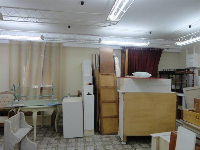 Locale Commerciale in vendita a Unione dei Comuni Circondario dell'Empolese Valdelsa, Lucardo