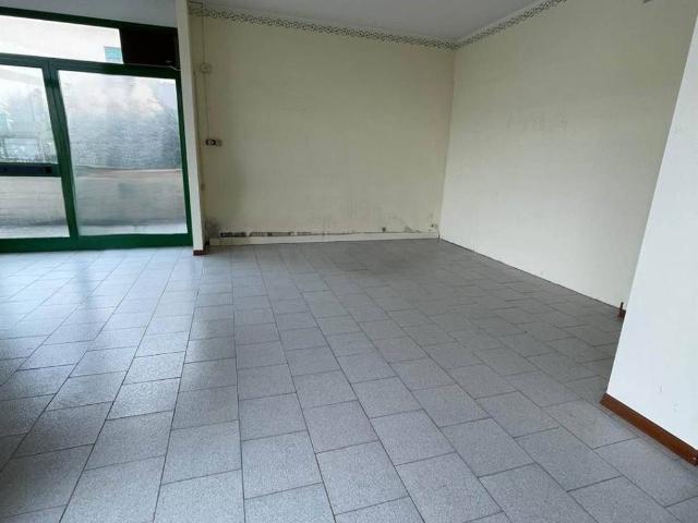 Locale Commerciale in vendita a Unione dei Comuni Circondario dell'Empolese Valdelsa, Lucardo