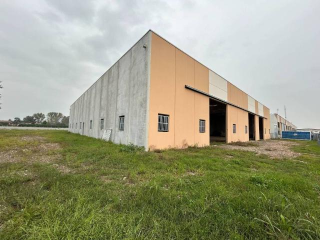 Locale Commerciale in vendita a Unione dei Comuni I Fontanili, Binasco