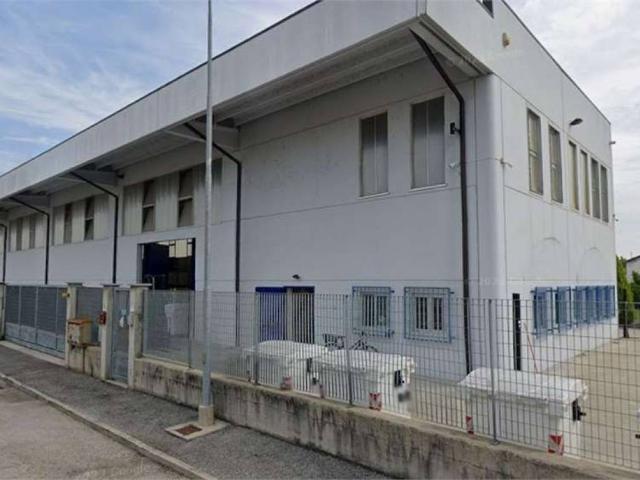 Locale Commerciale in vendita a Piemonte, Cuneo