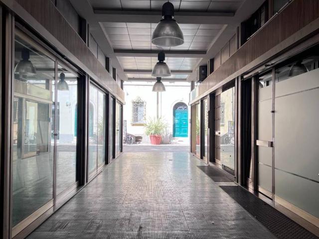Locale Commerciale in vendita a Cervia, Reggio Emilia