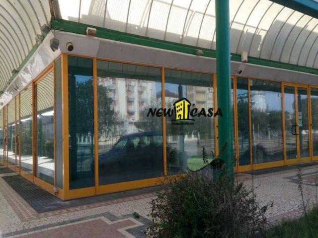 Locale Commerciale in vendita a Cervia, Reggio Emilia