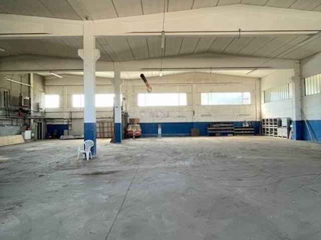 Locale Commerciale in vendita a Cervia, Reggio Emilia