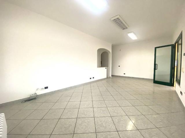 Locale Commerciale in vendita a Cervia, Reggio Emilia