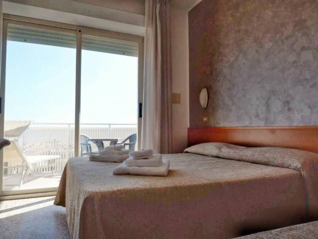 Locale Commerciale in vendita a Milano Marittima, Cervia