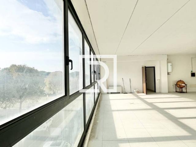 Locale Commerciale in vendita a Cervia, Reggio Emilia