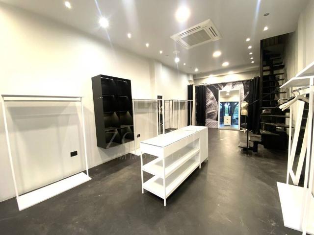 Locale Commerciale in vendita a Milano Marittima, Cervia