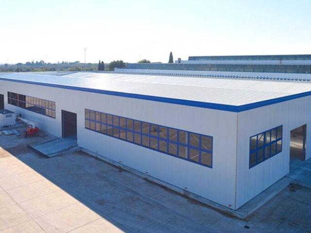 Locale Commerciale in vendita a Cervia, Reggio Emilia