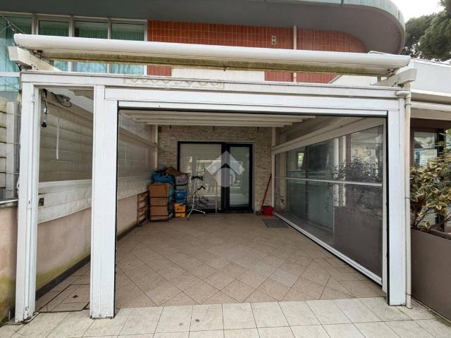 Locale Commerciale in vendita a Cervia, Reggio Emilia