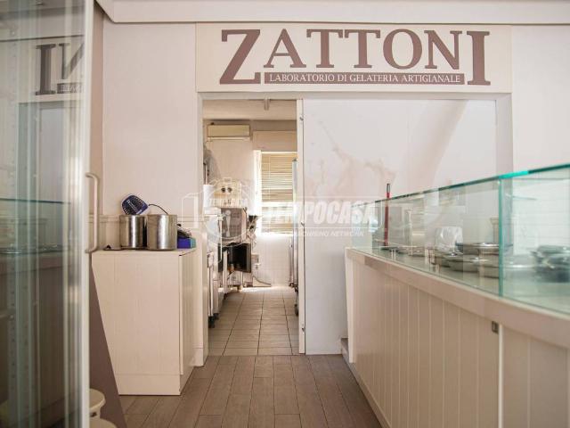 Locale Commerciale in vendita a Cervia, Reggio Emilia