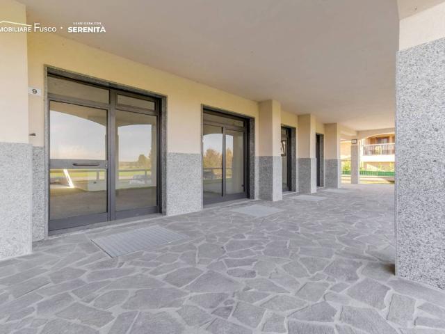 Locale Commerciale in vendita a Cervignano D'adda, Lombardia
