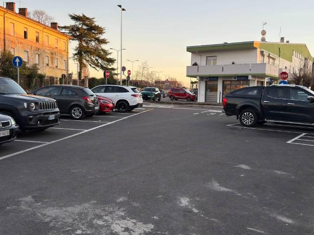 Locale Commerciale in vendita a Cervignano Del Friuli, Friuli-Venezia Giulia