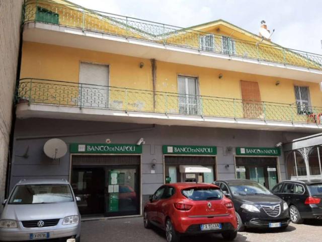 Locale Commerciale in vendita a Cervinara, Campania