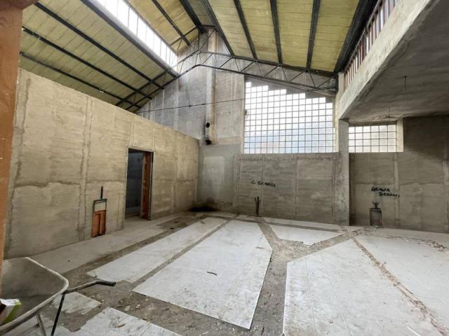 Locale Commerciale in vendita a Molinello, Cesano Maderno