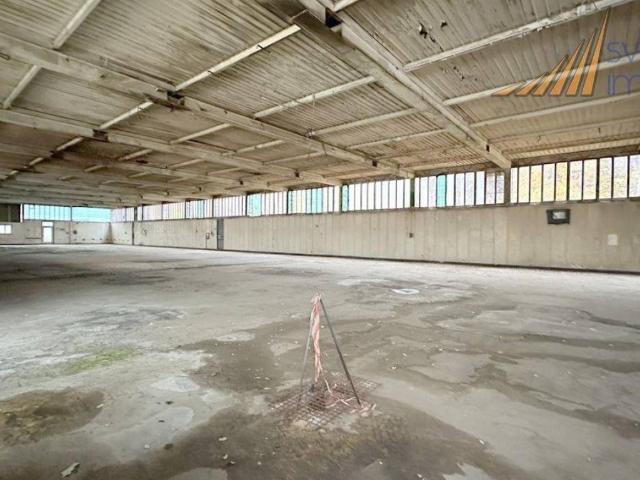 Locale Commerciale in vendita a Cesate, Lombardia