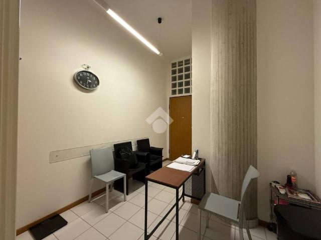 Locale Commerciale in vendita a Unione dei comuni Valle del Savio, Cesenà