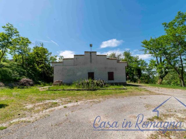 Locale Commerciale in vendita a Unione dei comuni Valle del Savio, Cesenà