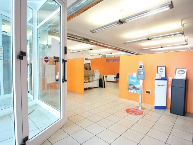 Locale Commerciale in vendita a Unione dei comuni Valle del Savio, Cesenà