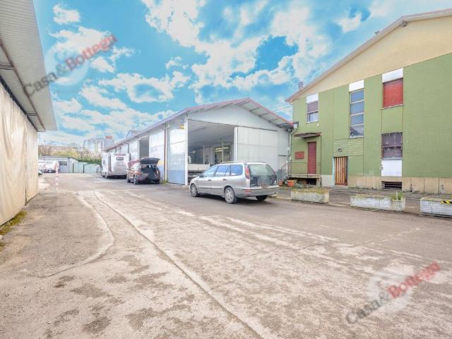 Locale Commerciale in vendita a Unione dei comuni Valle del Savio, Cesenà