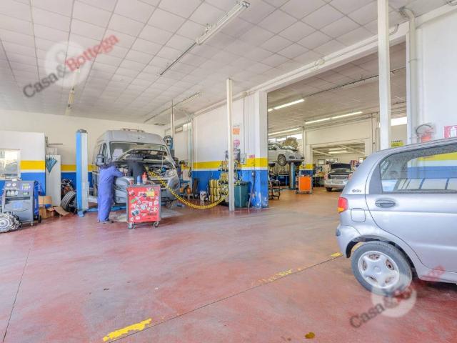 Locale Commerciale in vendita a Unione dei comuni Valle del Savio, Cesenà
