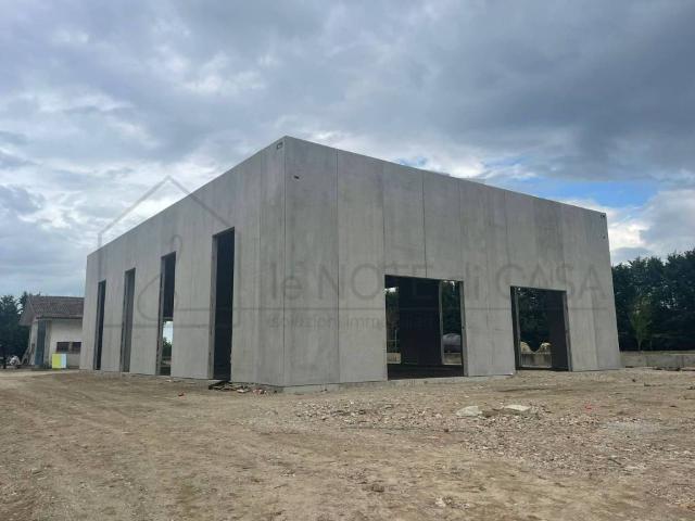 Locale Commerciale in vendita a Unione dei comuni Valle del Savio, Cesenà