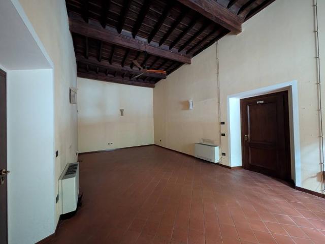 Locale Commerciale in vendita a Unione dei comuni Valle del Savio, Cesenà