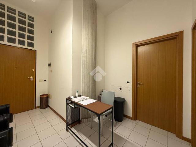 Locale Commerciale in vendita a Unione dei comuni Valle del Savio, Cesenà