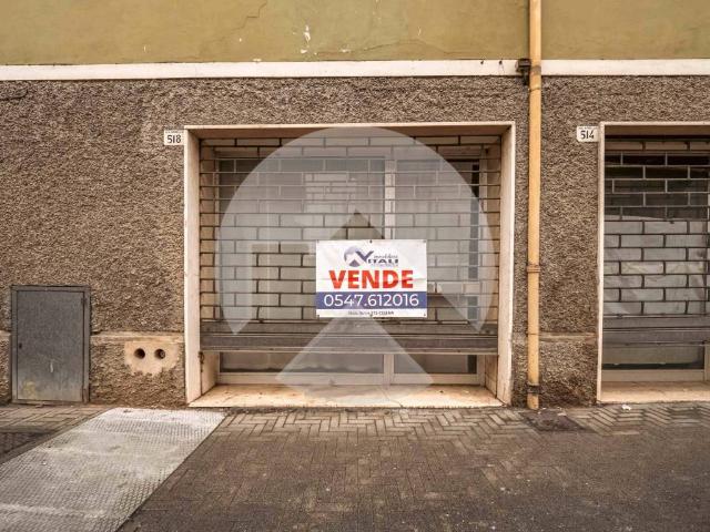 Locale Commerciale in vendita a Unione dei comuni Valle del Savio, Cesenà