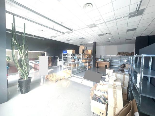 Locale Commerciale in vendita a Unione dei comuni Valle del Savio, Cesenà