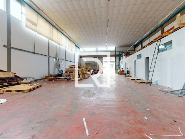 Locale Commerciale in vendita a Unione dei comuni Valle del Savio, Cesenà