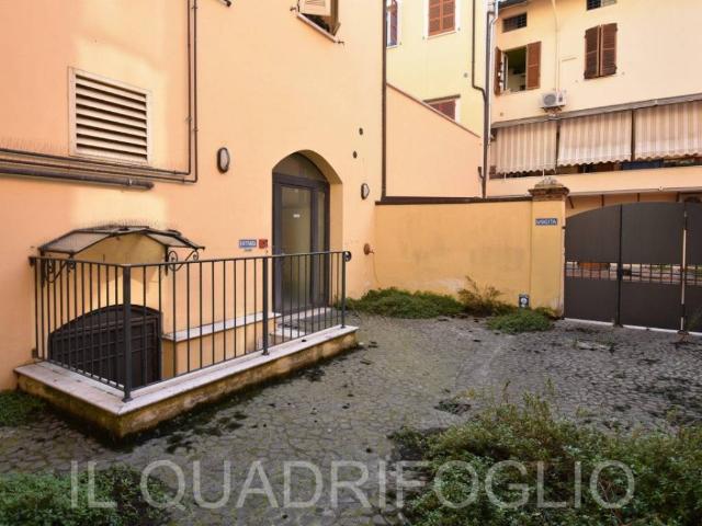 Locale Commerciale in vendita a Unione dei comuni Valle del Savio, Cesenà