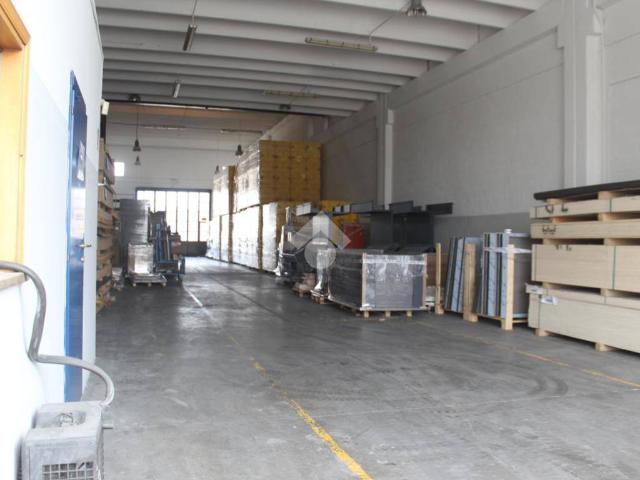 Locale Commerciale in vendita a Unione dei comuni Valle del Savio, Cesenà