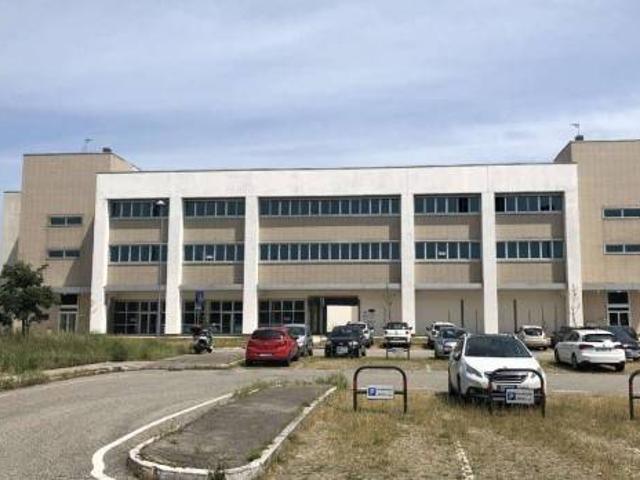Locale Commerciale in vendita a Unione dei comuni Valle del Savio, Cesenà