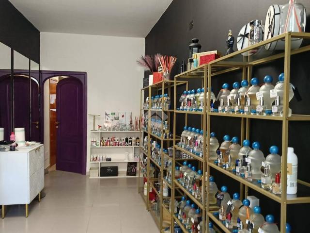 Locale Commerciale in vendita a Unione dei comuni Valle del Savio, Cesenà