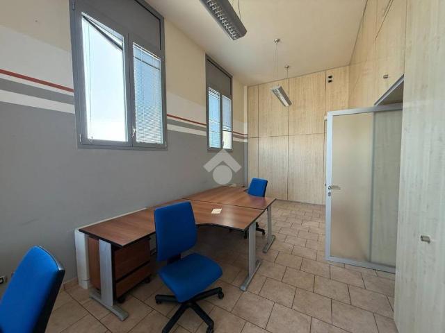 Locale Commerciale in vendita a Unione dei comuni Valle del Savio, Cesenà