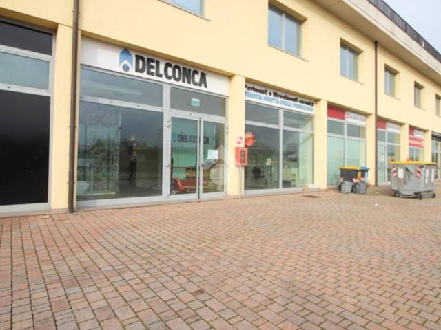 Locale Commerciale in vendita a Unione dei comuni Valle del Savio, Cesenà