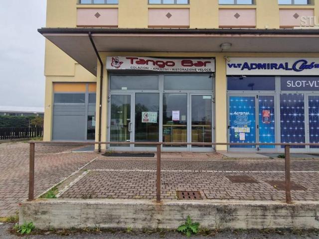 Locale Commerciale in vendita a Unione dei comuni Valle del Savio, Cesenà