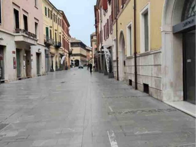 Locale Commerciale in vendita a Unione dei comuni Valle del Savio, Cesenà
