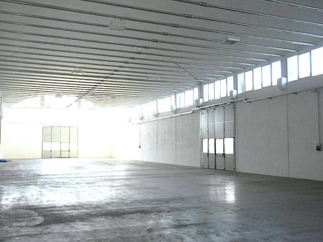 Locale Commerciale in vendita a Unione dei comuni Valle del Savio, Cesenà
