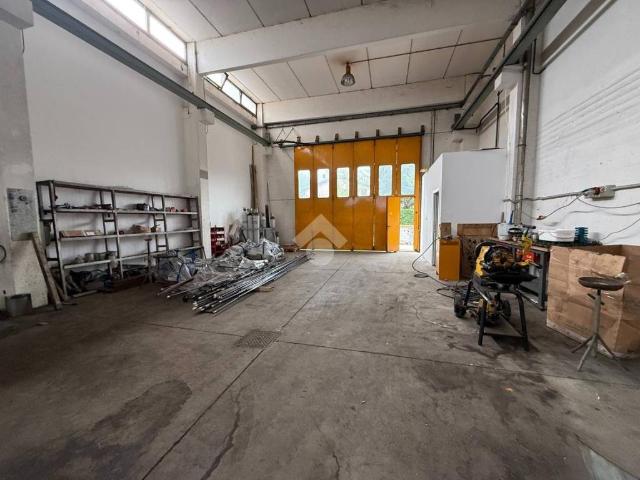 Locale Commerciale in vendita a Unione dei comuni Valle del Savio, Cesenà
