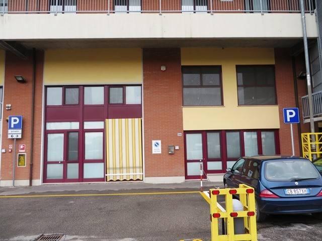 Locale Commerciale in vendita a Unione dei comuni Valle del Savio, Cesenà