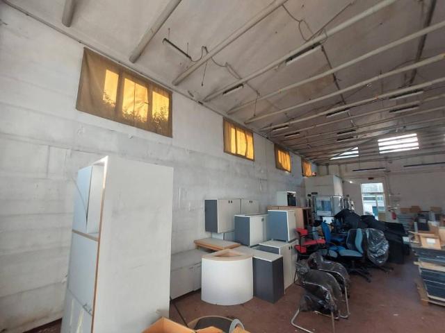Locale Commerciale in vendita a Unione dei comuni Valle del Savio, Cesenà