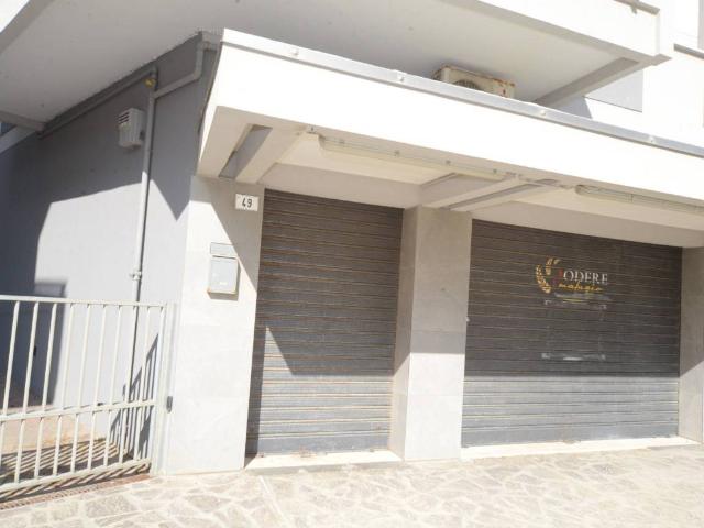 Locale Commerciale in vendita a Valverde, Cesenatico