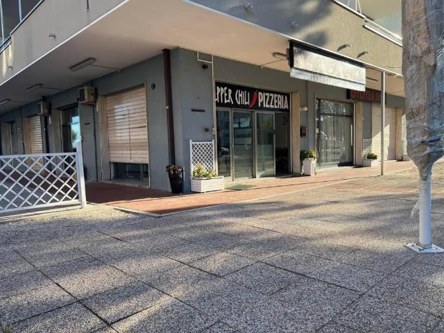 Locale Commerciale in vendita a Valverde, Cesenatico