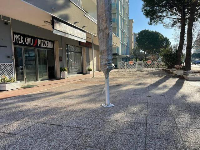 Locale Commerciale in vendita a Valverde, Cesenatico