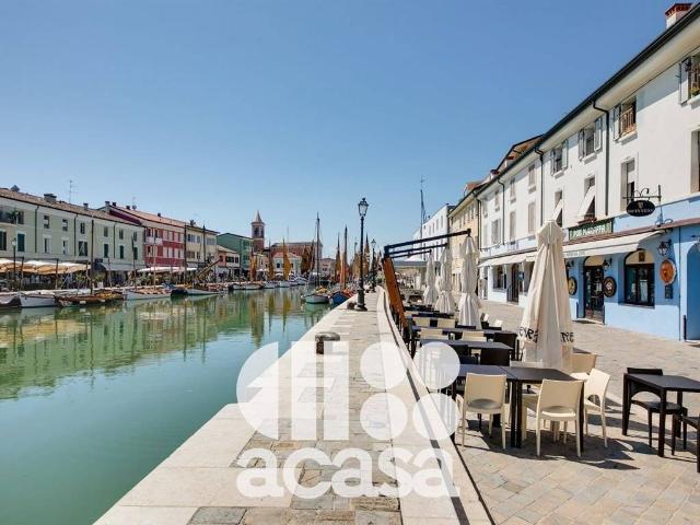 Locale Commerciale in vendita a Cesenatico, Reggio Emilia