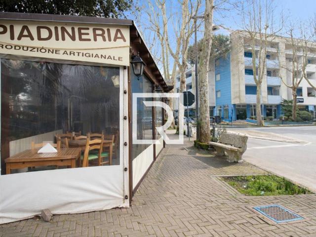 Locale Commerciale in vendita a Cesenatico, Reggio Emilia