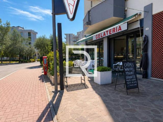 Locale Commerciale in vendita a Cesenatico, Reggio Emilia