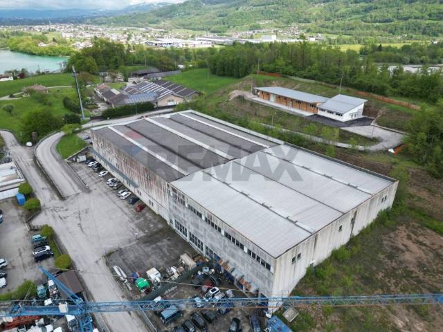 Locale Commerciale in vendita a Cesiomaggiore, Veneto