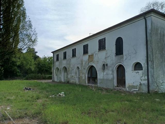 Locale Commerciale in vendita a Cessalto, Veneto